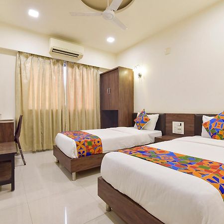 Fabhotel A1 Plaza Ahmedabad Exteriör bild