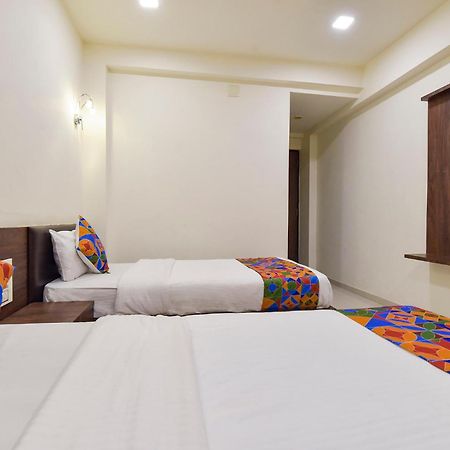 Fabhotel A1 Plaza Ahmedabad Exteriör bild