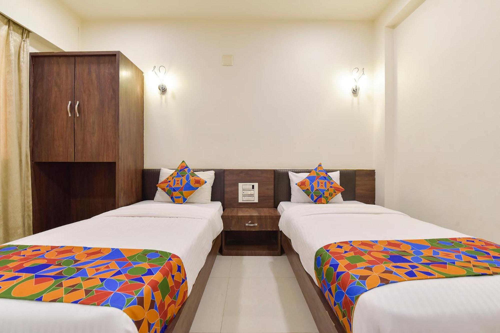 Fabhotel A1 Plaza Ahmedabad Exteriör bild