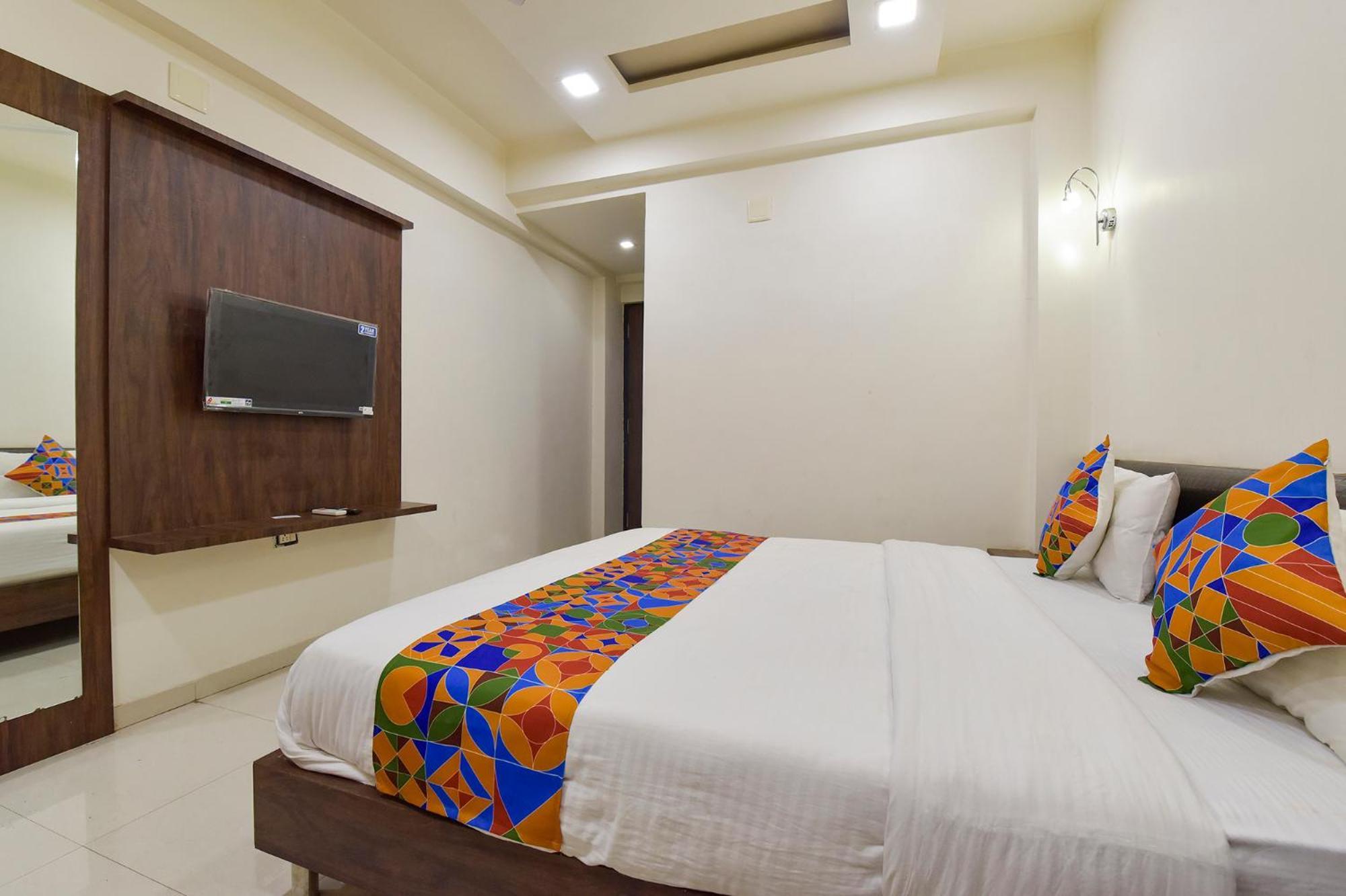 Fabhotel A1 Plaza Ahmedabad Exteriör bild