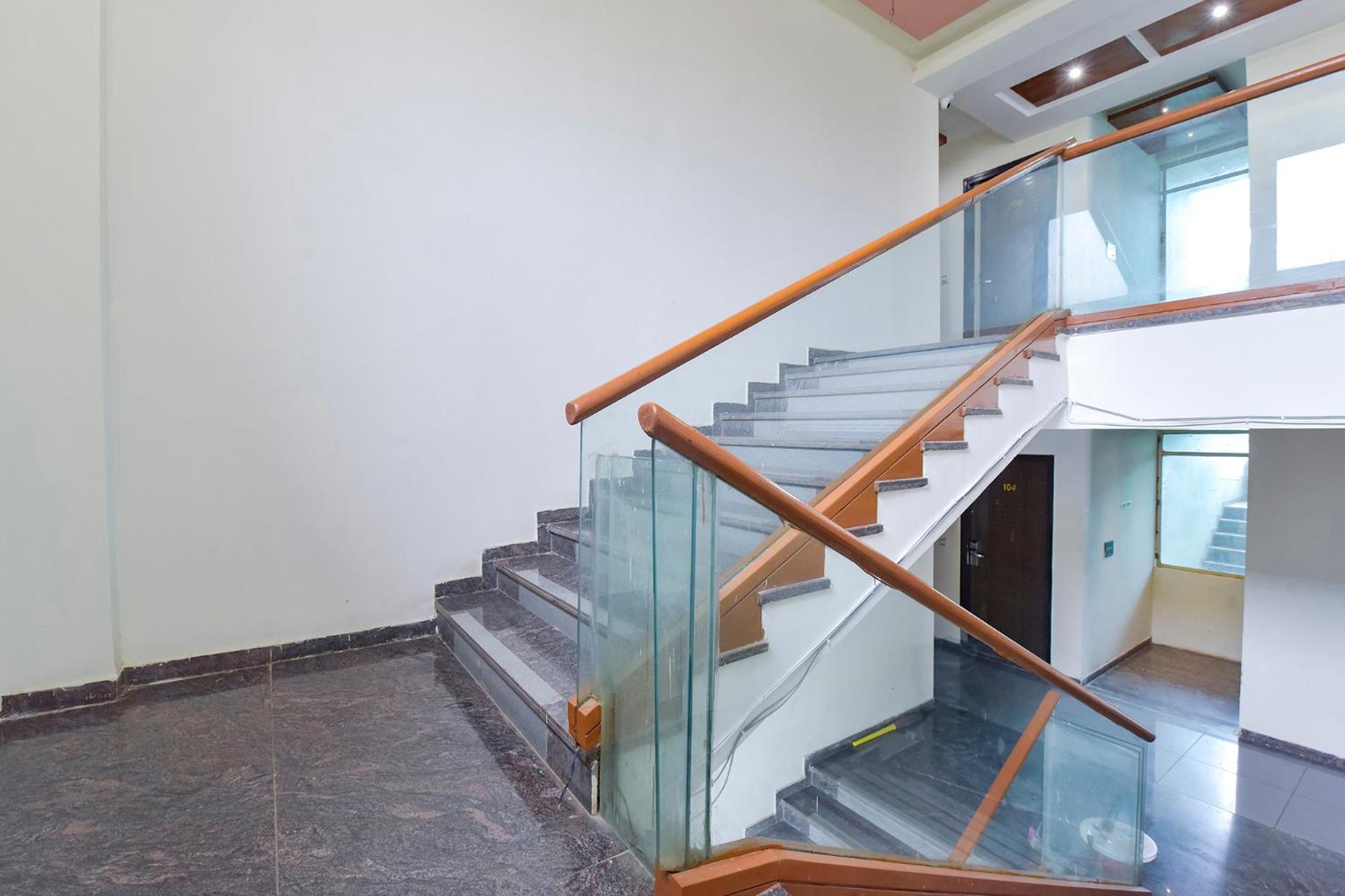 Fabhotel A1 Plaza Ahmedabad Exteriör bild